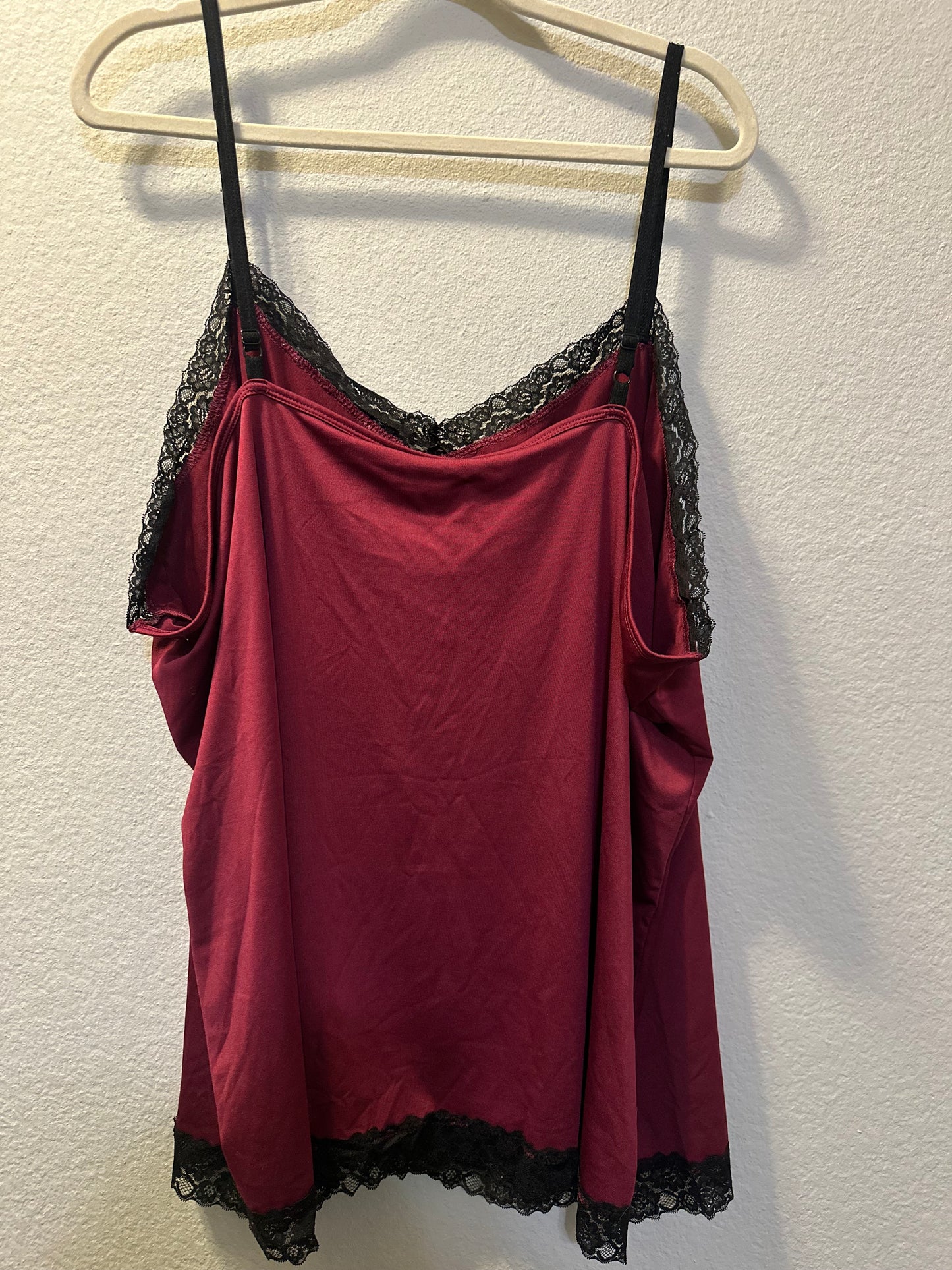 Size 4x (26) Vintage Maroon Fashion Bug Cami with Lace Detail.