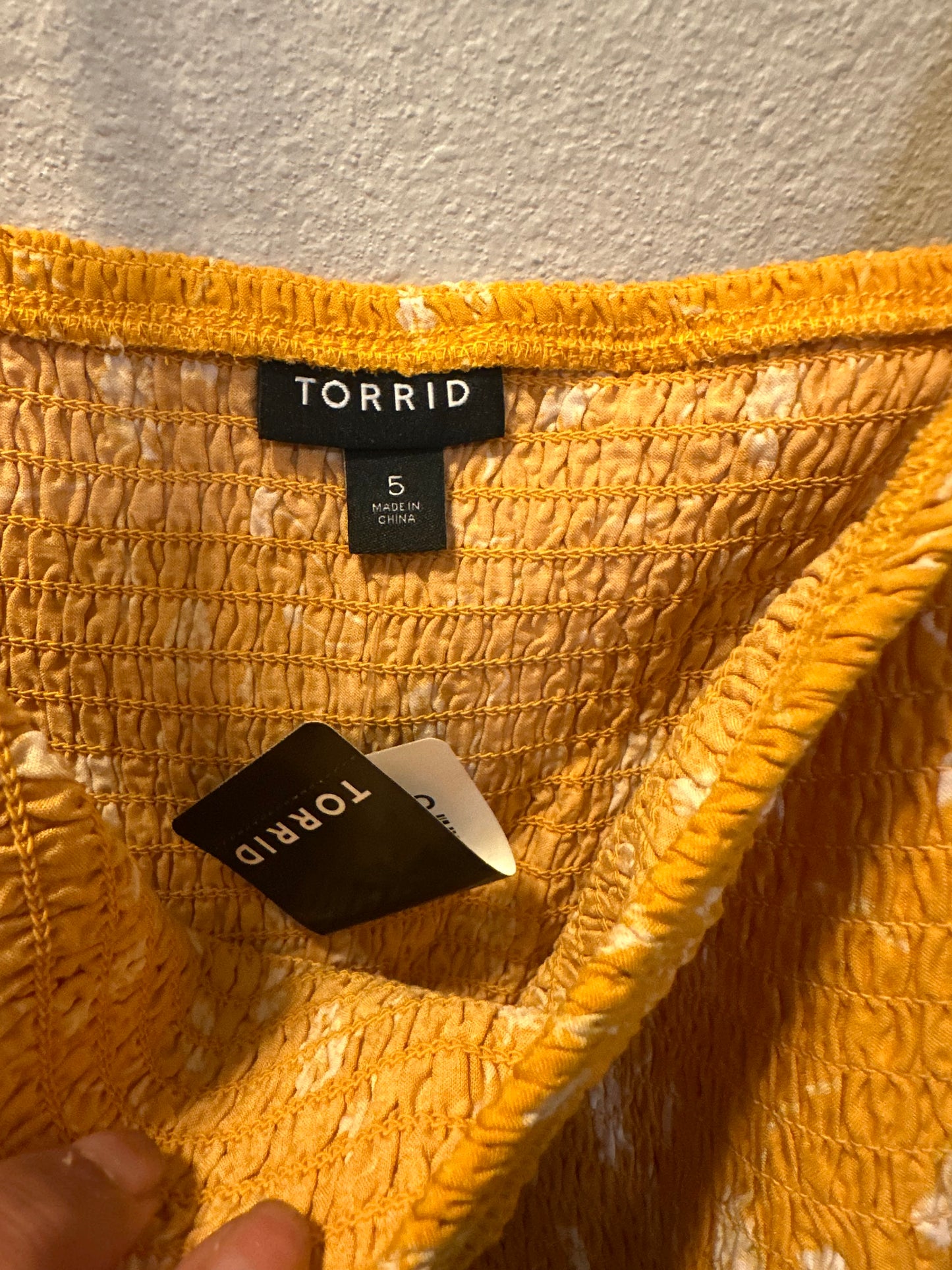 Size 5x (28) TORRID Yellow FLORAL CHALLIS STRETCH Smocked CROP CAMI