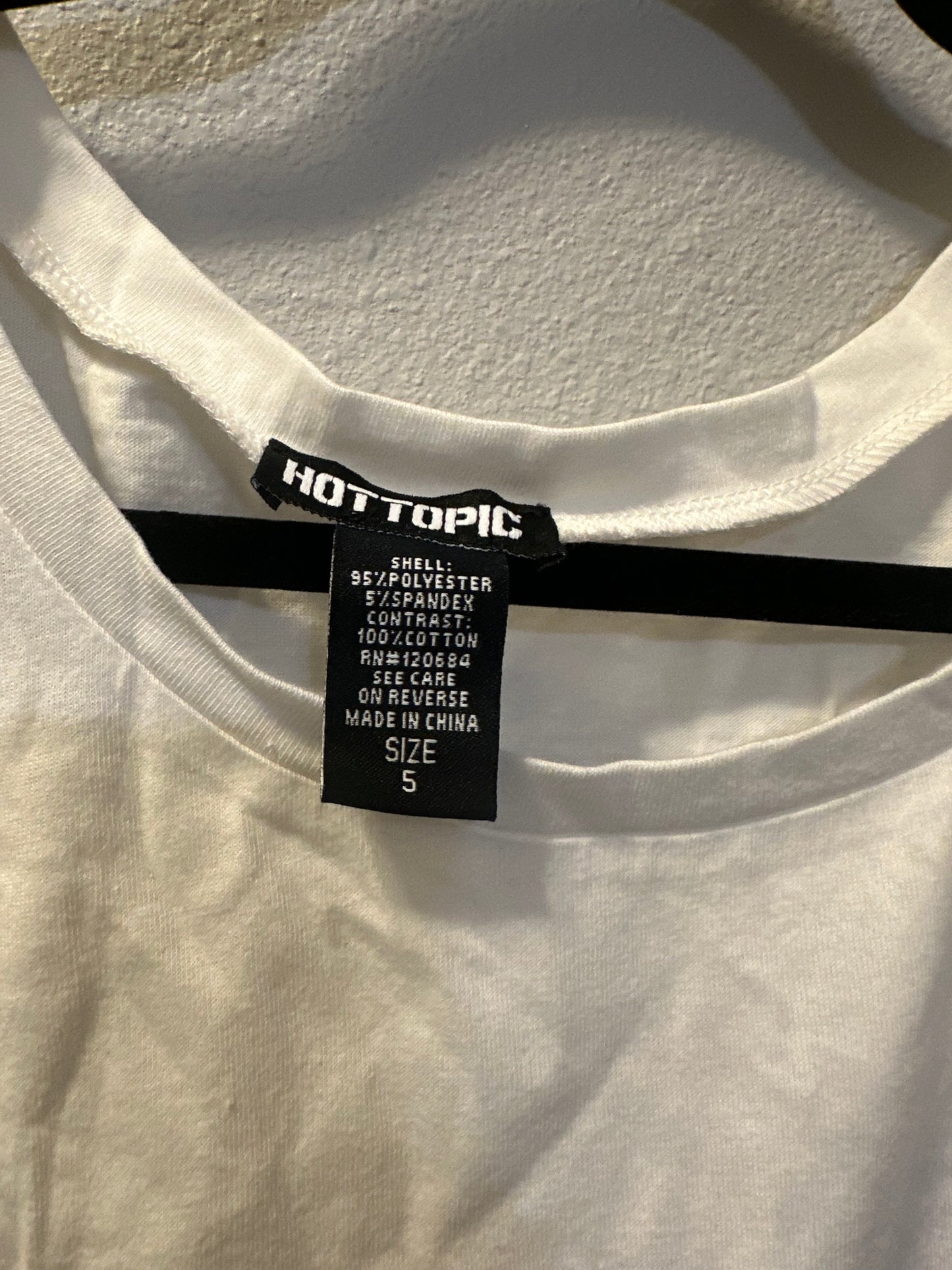Size 5x (28) Hot Topic plain white T-shirt