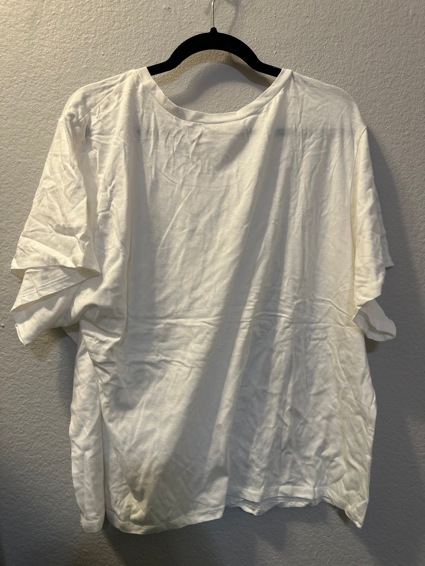 Size 5x (28) Hot Topic plain white T-shirt