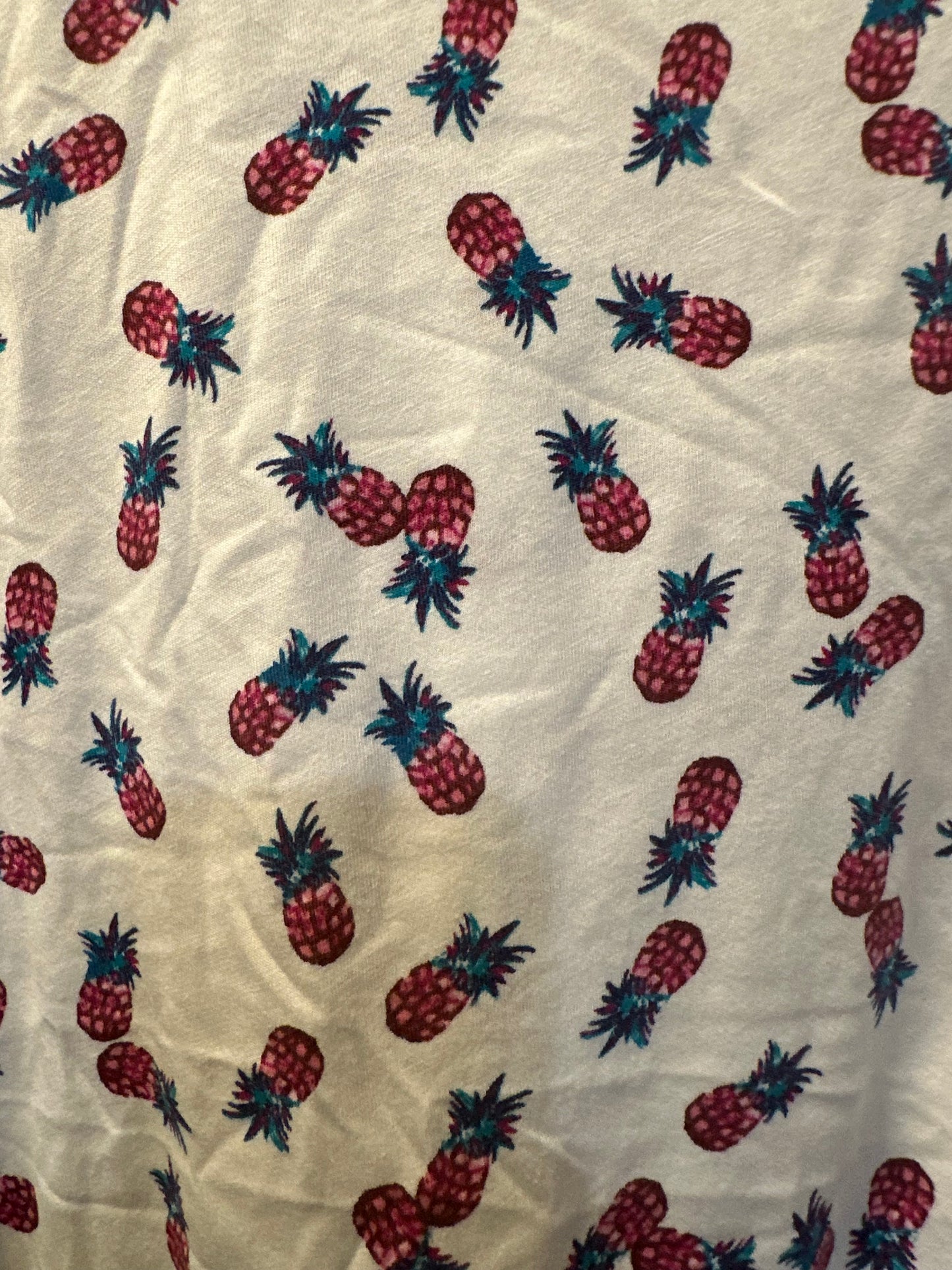 Size 4x/5x (26/28) Lane Bryant short sleeve pineapple T-shirt