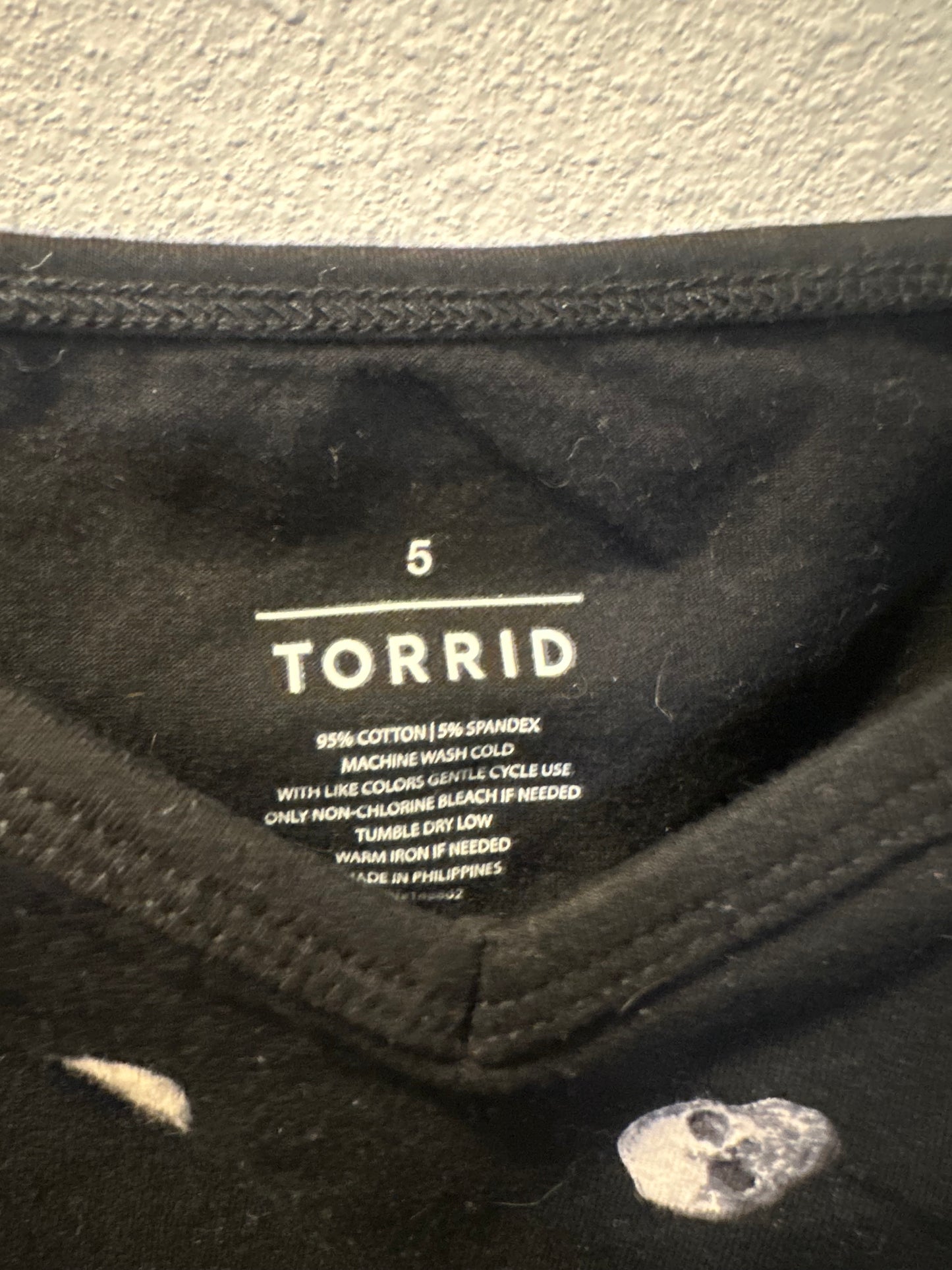 Size 5x (28) Torrid black and white skull Cami